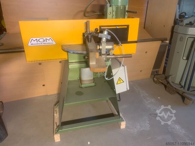 Fresadora de postes MGM AKF 250