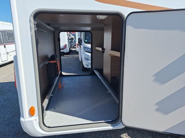 Camper semintegrato BÜRSTNER Lyseo TD Harmony Line 727 G Hubstützen*Luftfeder