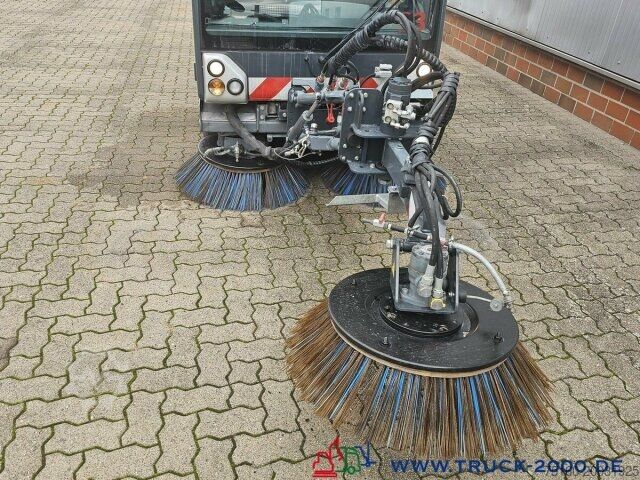 Veegmachine Boschung Küpper Weisser S3 3 Besen + HD Reiniger+Laubs.