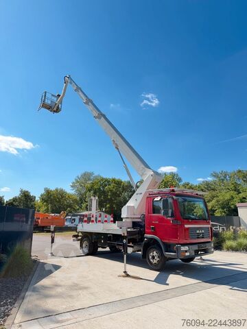 Radna platforma montirana na kamionu MAN TGM 8.180 Hubsteiger WUMAG WT300 30m