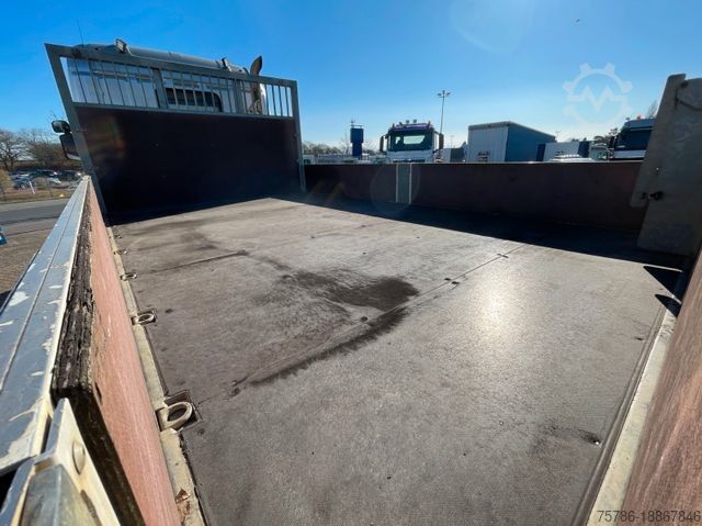 Vrachtwagenchassis SCANIA P 320 DoKa 4x4/ 9 Sitze/ Autom./ AC/ Standhzg.