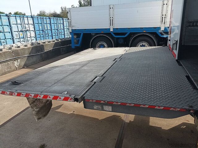 Gesloten bak KRONE SD DRYLINER 2T TAILLIFT LBW KLEP