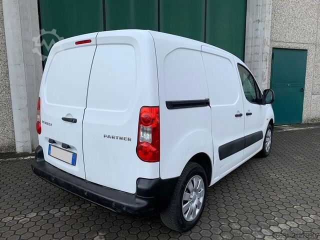 Fourgon compact Peugeot Partner  3 posti   Km: 144.200