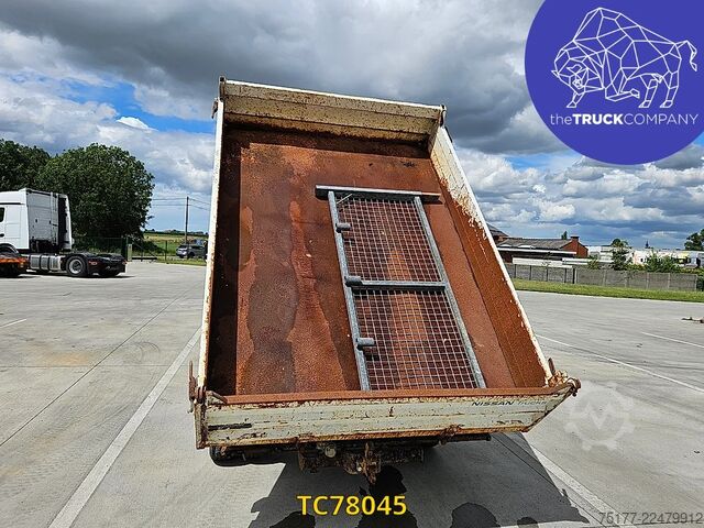 Skraldevogn Nissan Cabstar 120cv dc benne