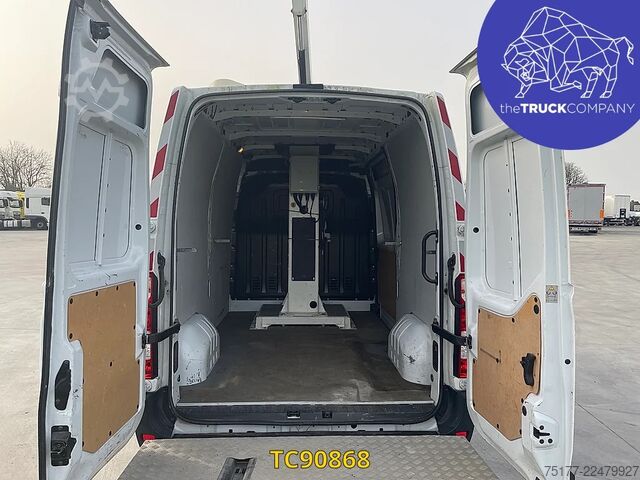 Løfteplatform Renault Master 145.35 Nacelle