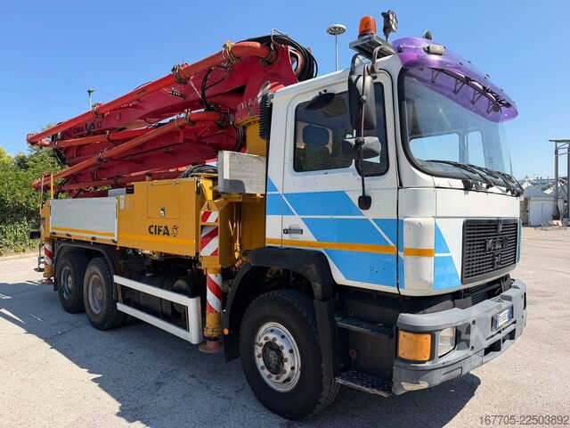 Betonpumpebil MAN 33 362 DF