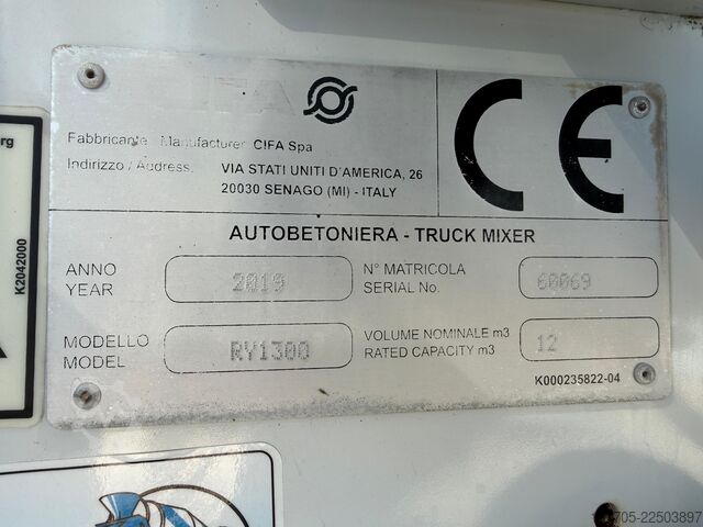 Betonmixer vrachtwagen Iveco TRAKKER 500