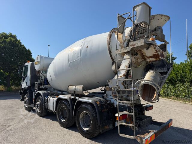 Betonmixer vrachtwagen Iveco TRAKKER 500