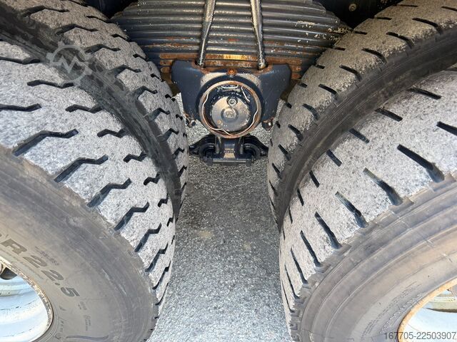 Betonmixer vrachtwagen Iveco TRAKKER 450