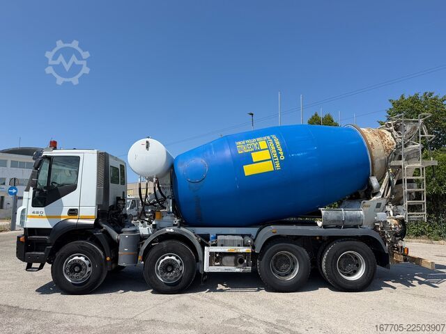 Betonmixer vrachtwagen Iveco TRAKKER 450