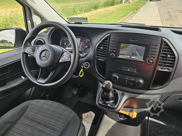 Bestelauto MERCEDES-BENZ VITO 111