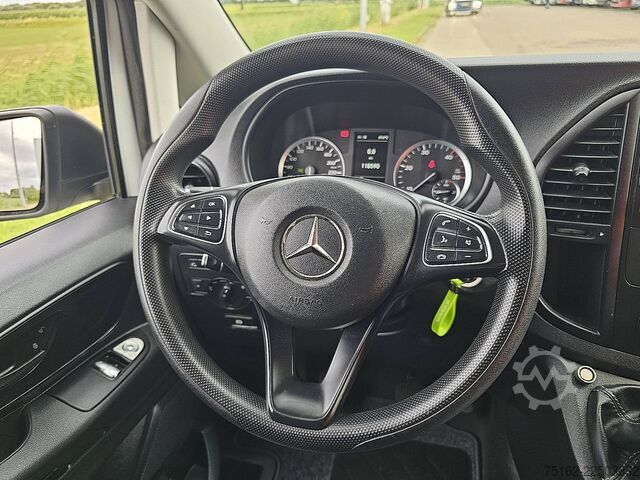 Bestelauto MERCEDES-BENZ VITO 111
