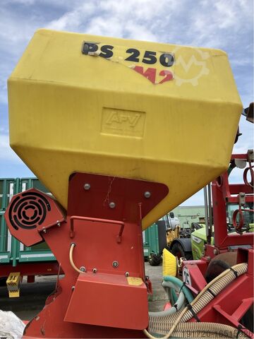 Walze He-Va Striegel mit Walze 6,3m