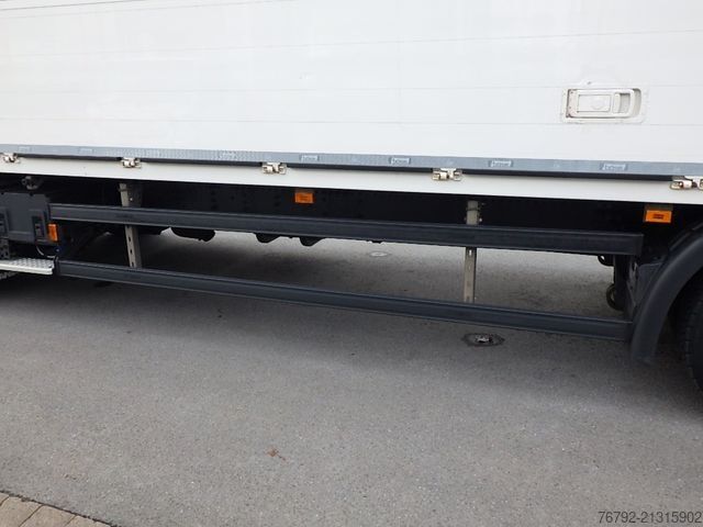 LKW mit Getränkeaufbau SCANIA P 280 B Getränkeko. 7,3m/Lasi/LBW/2xAHK/Vollluft