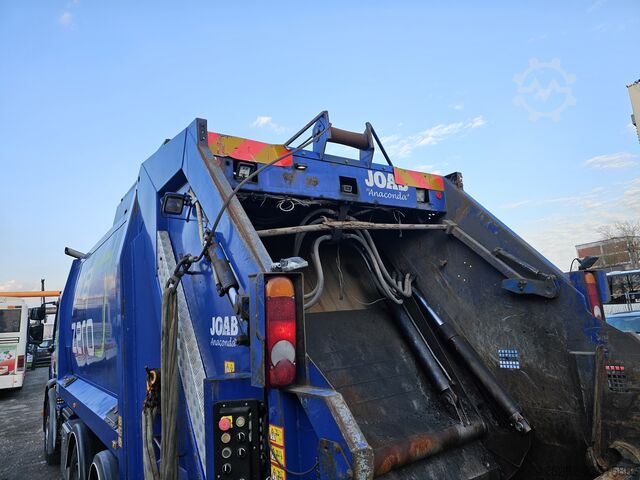 Autospecială de gunoi VOLVO FE-320 6x2 Lift/Lenk Luft/Luft JOAB Anac
