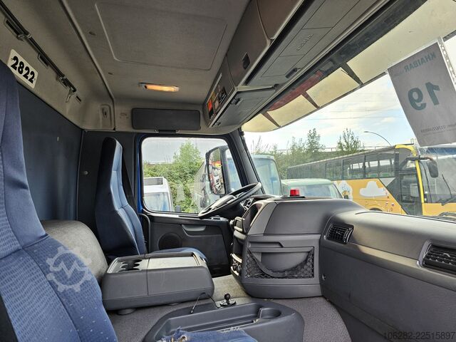 Camión con caja refrigerada VOLVO FM330 6x2 FRIGOBLOCK Multizone Lenk u. L