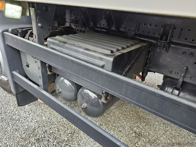 Camión con caja refrigerada VOLVO FM330 6x2 FRIGOBLOCK Multizone Lenk u. L