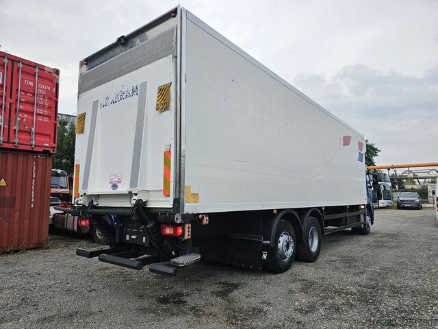 Camión frigorífico Volvo FM330 Multizone Lenk u. Kühlkoffer