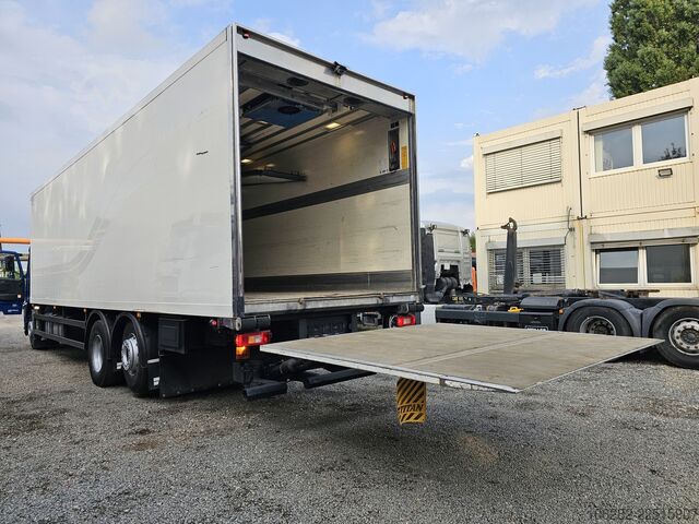 Camión frigorífico Volvo FM330 Multizone Lenk u. Kühlkoffer