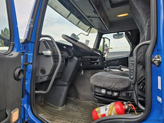 Camión frigorífico Volvo FM330 Multizone Lenk u. Kühlkoffer