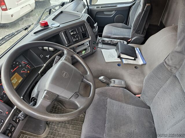 Camión frigorífico Volvo FM330 Multizone Lenk u. Kühlkoffer