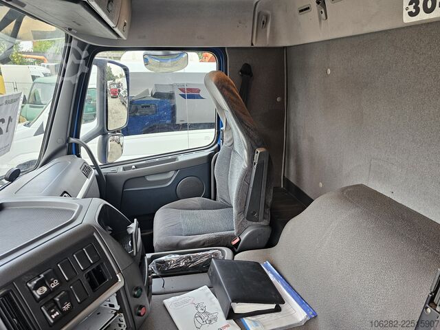 Camión frigorífico Volvo FM330 Multizone Lenk u. Kühlkoffer