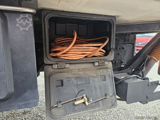 Camión frigorífico Volvo FM330 Multizone Lenk u. Kühlkoffer