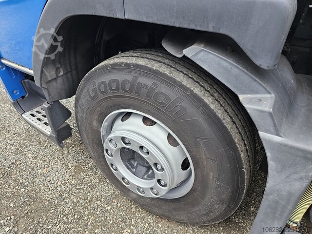 Camión frigorífico Volvo FM330 Multizone Lenk u. Kühlkoffer