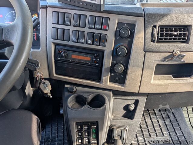 Camión caja Volvo FL-280 4x2 16Tons EURO5 Portaltüren