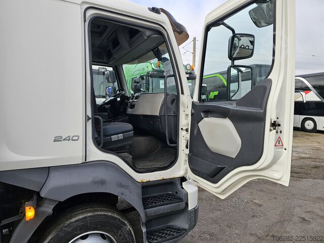 Camión caja Volvo FL240 4x2 Ladeborwand