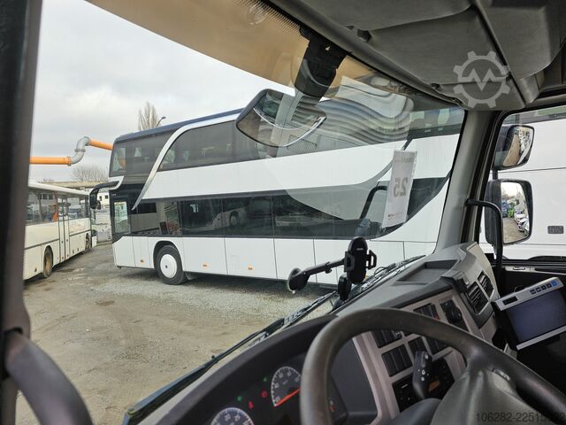 Camión caja Volvo FL240 4x2 Ladeborwand