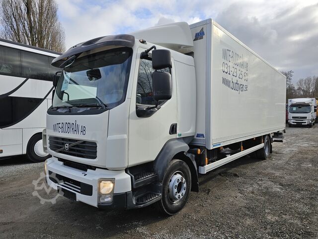 Camión caja Volvo FL 240 4x2 14Tons Hebebühne Blatt/Luft