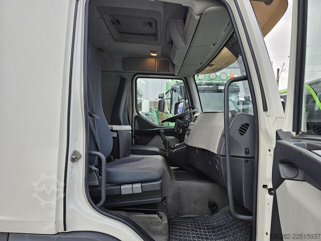 Camión caja Volvo FL 240 4x2 14Tons Hebebühne Blatt/Luft
