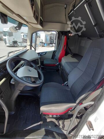 Cap tractor standard VOLVO FH 460