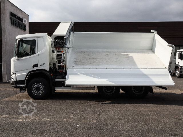 Three-sided tipper truck DAF XDC 450 FAT,Kippbrücke, Standheizg., MX-Motorb./