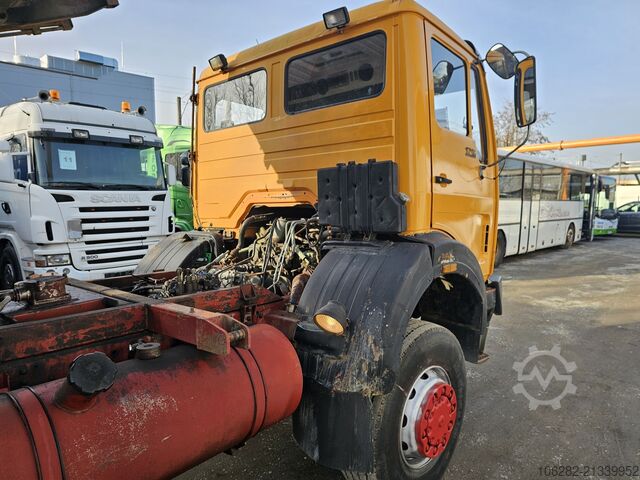 Trójstronna wywrotka Mercedes-Benz 1719 AK 4x4 V6 Steel/Steel Manuell Dreis