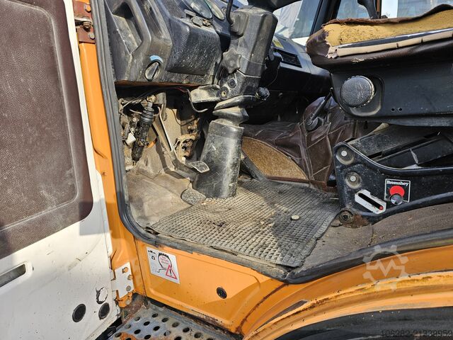 Trójstronna wywrotka Mercedes-Benz 1719 AK 4x4 V6 Steel/Steel Manuell Dreis