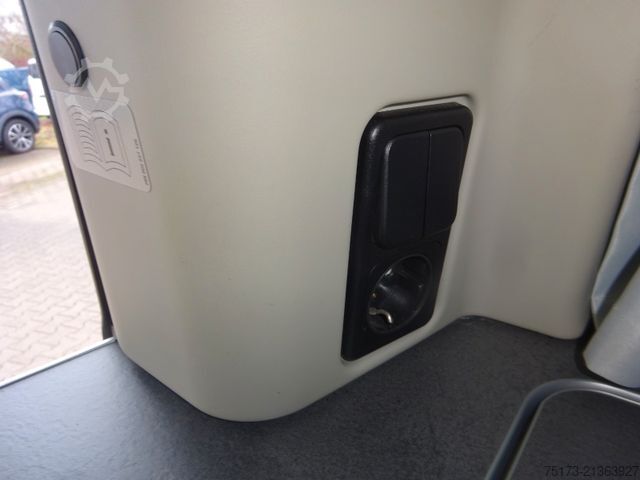 Caravan/camper FORD Nugget 185PS Autm. Aufstelldach Markise AHK Xeno