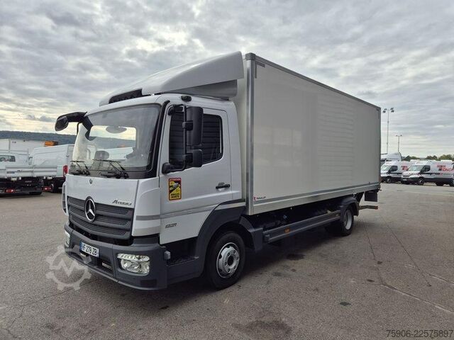 Skåpbil Mercedes-Benz Atego