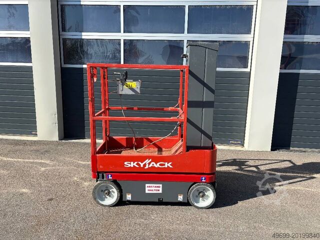 Hefplatform SkyJack SJ 16 6,75m Elektro Mastarbeitsbühne