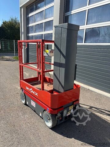 Hefplatform SkyJack SJ 16 6,75m Elektro Mastarbeitsbühne