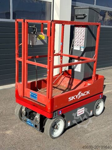Hefplatform SkyJack SJ 16 6,75m Elektro Mastarbeitsbühne