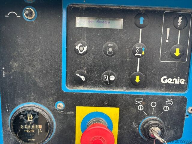 Elevador de tesoura Genie GS 2668 RT 10m Diesel Scherenarbeitsbühne