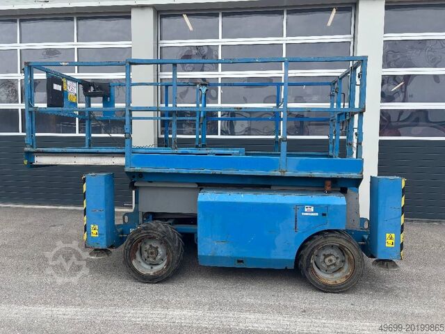 Elevador de tesoura Genie GS 2668 RT 10m Diesel Scherenarbeitsbühne