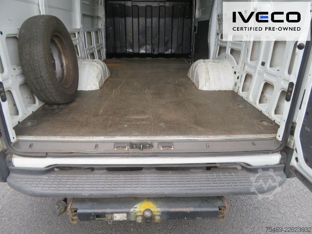 Furgão de teto alto IVECO 35C17V/P