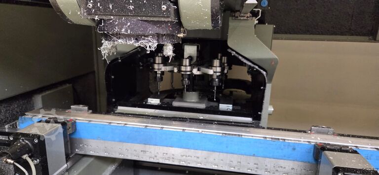 4osé obráběcí centrum Emmegi Comet R6 I