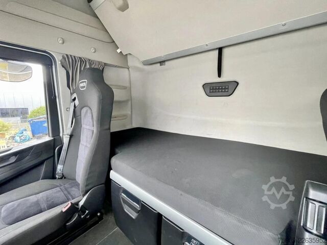 Tracteur standard Iveco S-WAY 460 CNG, RETARDER, ACC