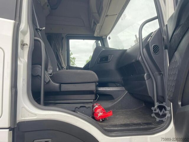 Tracteur standard Iveco S-WAY 460 CNG, RETARDER, ACC