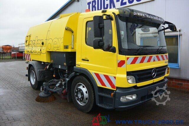 Măturătoare stradală Mercedes-Benz Atego 1524 Bucher Johnston VS650 Deutsches Gerät