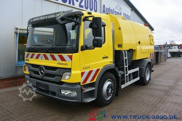 Măturătoare stradală Mercedes-Benz Atego 1524 Bucher Johnston VS650 Deutsches Gerät